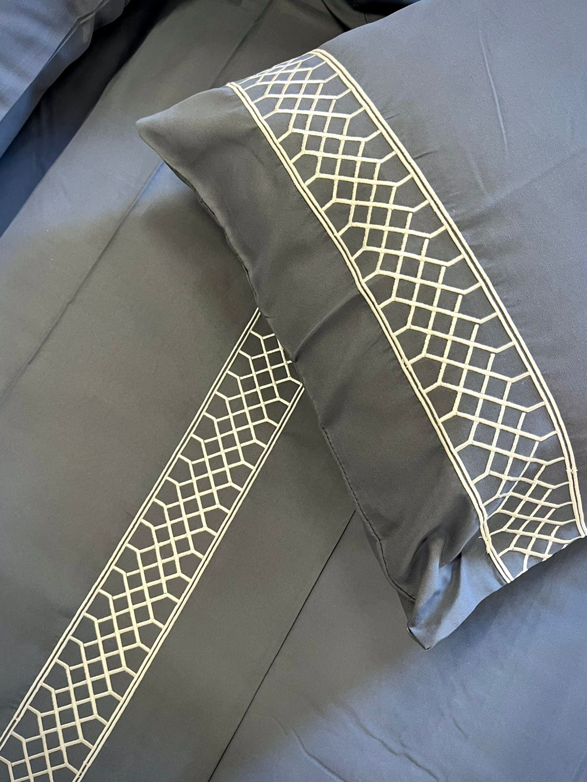 Crownline Bedding Set