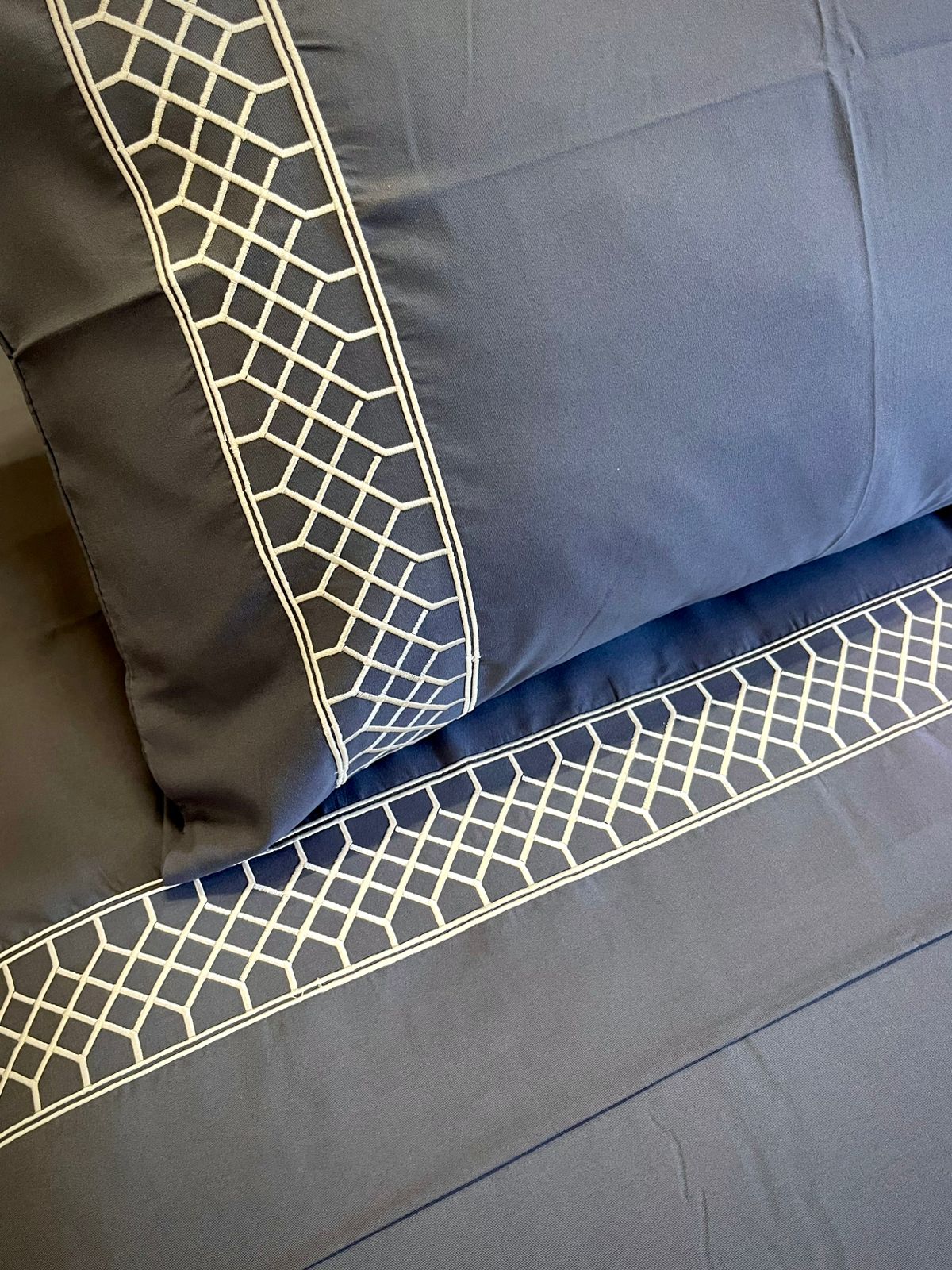Crownline Bedding Set