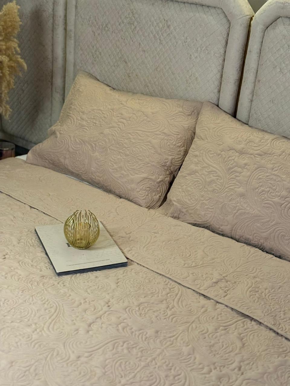 Beige quilt