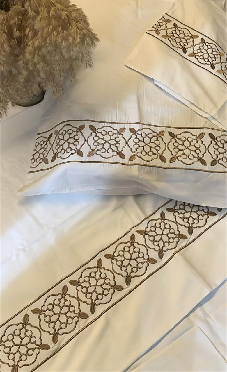 Heritage Lace Bedding Set
