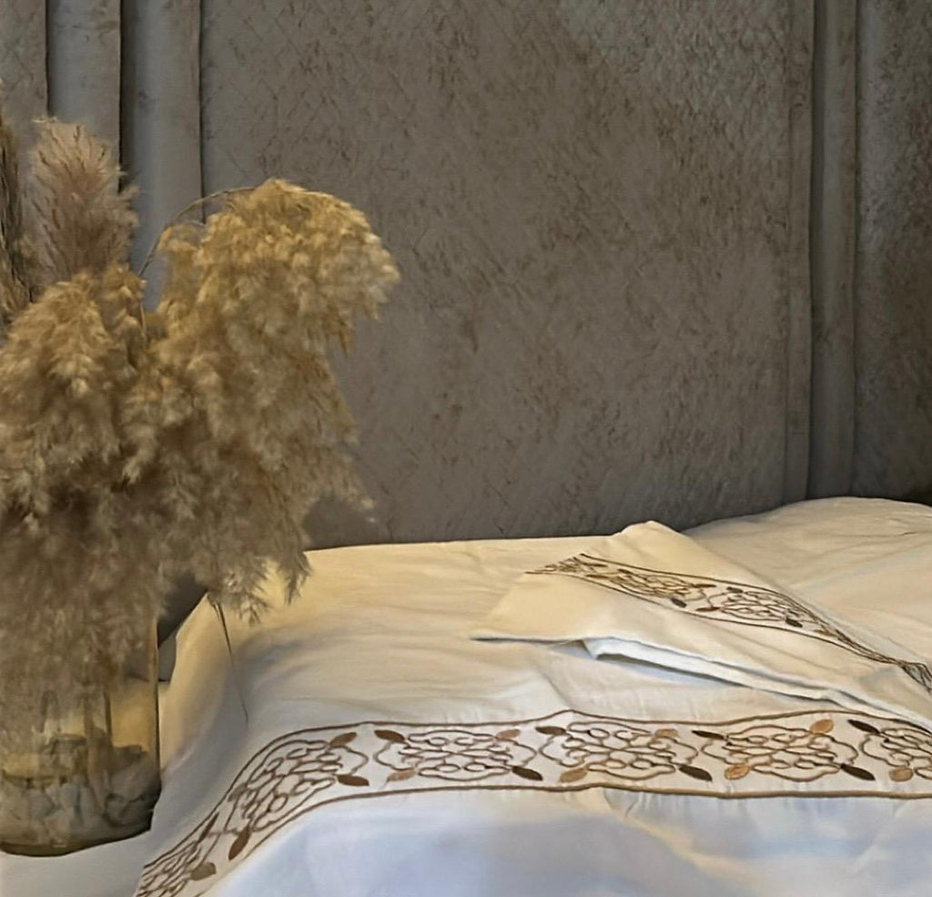 Heritage Lace Bedding Set