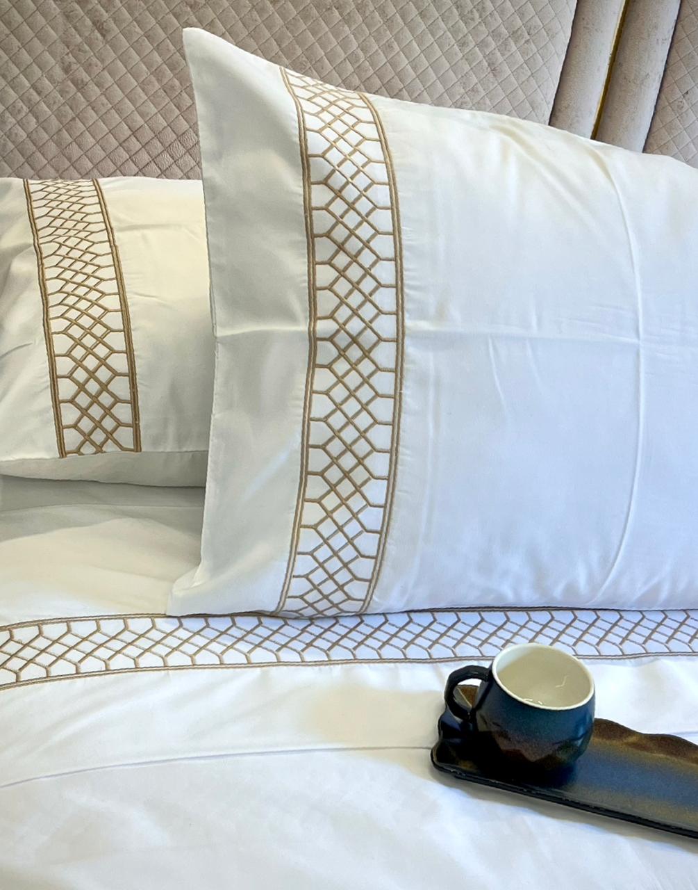 Crownline Bedding Set